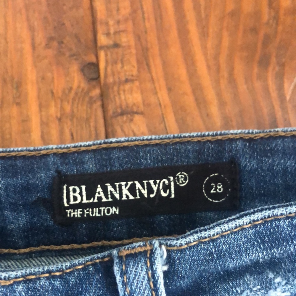 Blank NYC Size 28 Distressed Jean Shorts - Picture 3 of 4